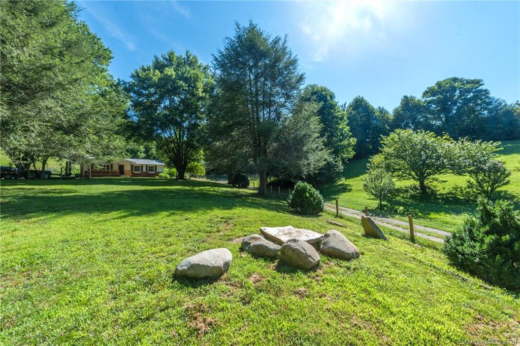 24 Powlas Drive Swannanoa NC 28778