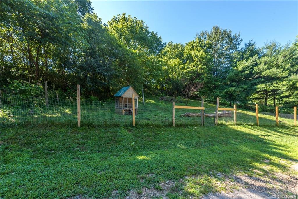 24 Powlas Drive Swannanoa NC 28778