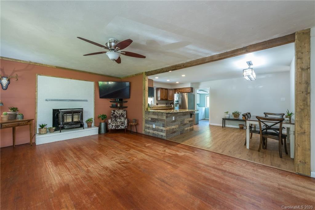 24 Powlas Drive Swannanoa NC 28778