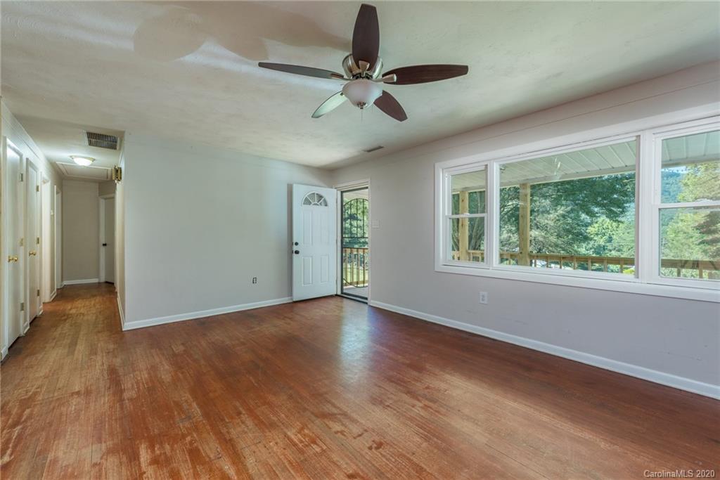 24 Powlas Drive Swannanoa NC 28778