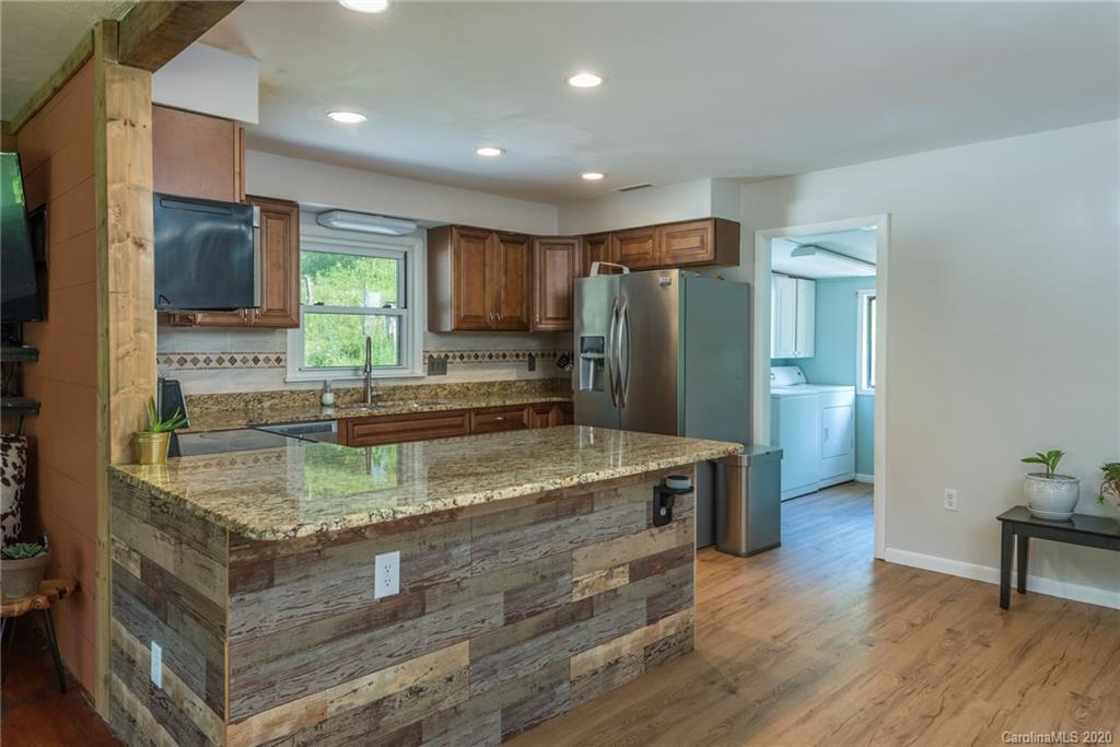 24 Powlas Drive Swannanoa NC 28778