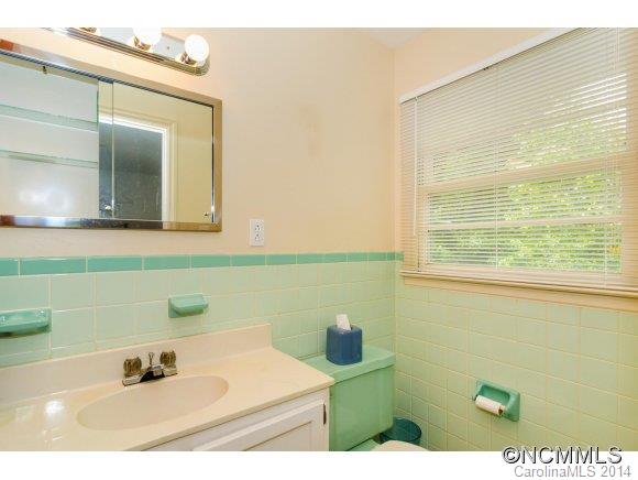 28 Lakeshore Drive Weaverville NC 28787