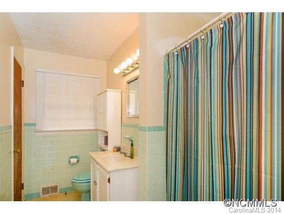 28 Lakeshore Drive Weaverville NC 28787