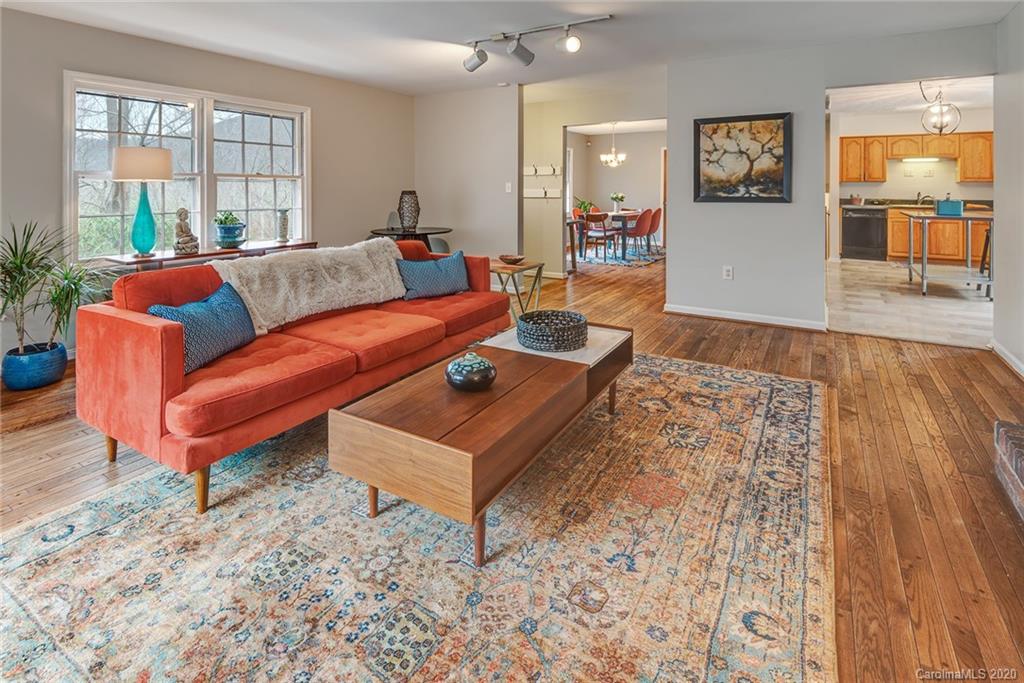 6 Lawterdale Circle Asheville NC 28804
