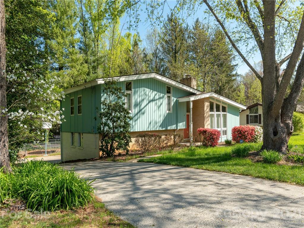 12 Deanwood Circle Asheville NC 28803