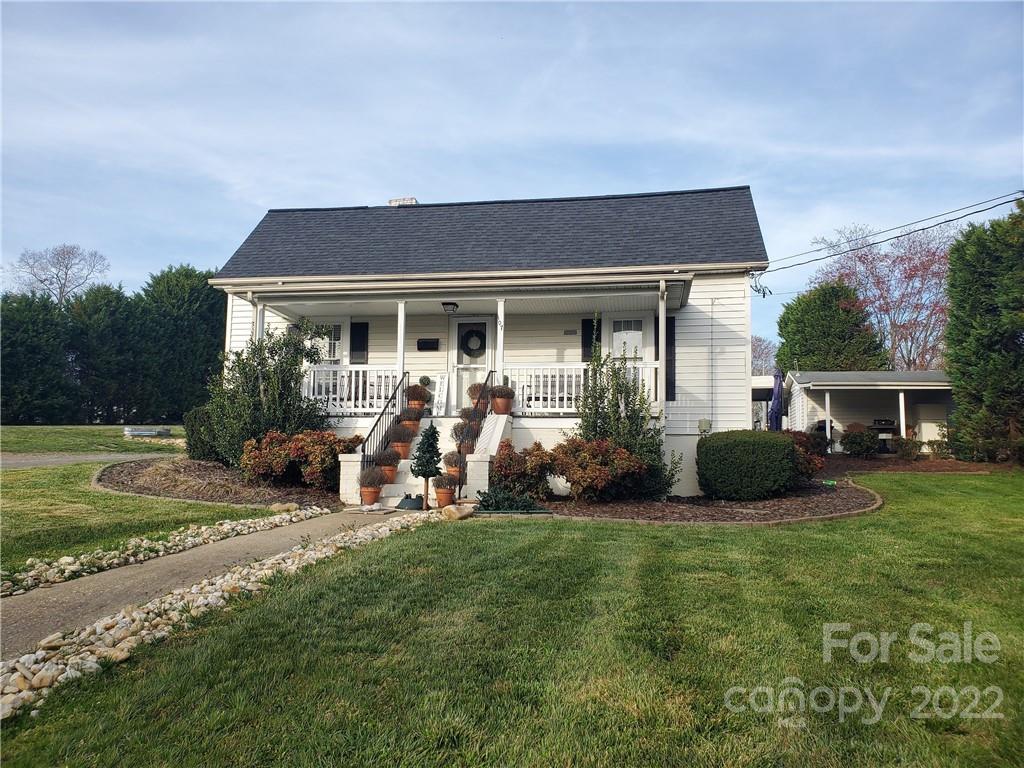 107 Randolph Street Morganton NC 28655