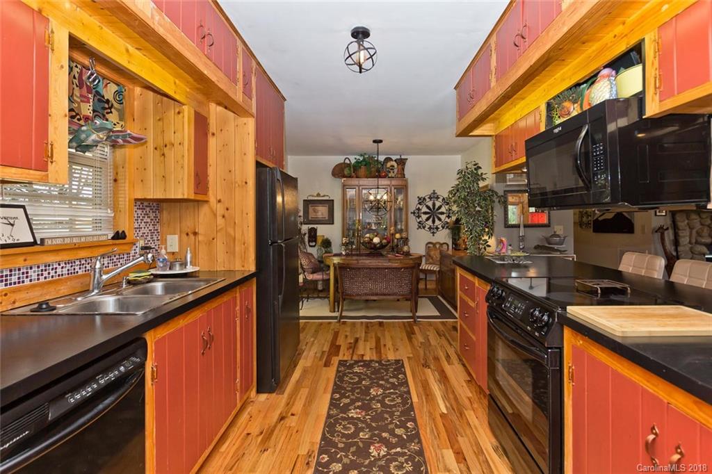 180 Southern Comfort Drive Burnsville NC 28714