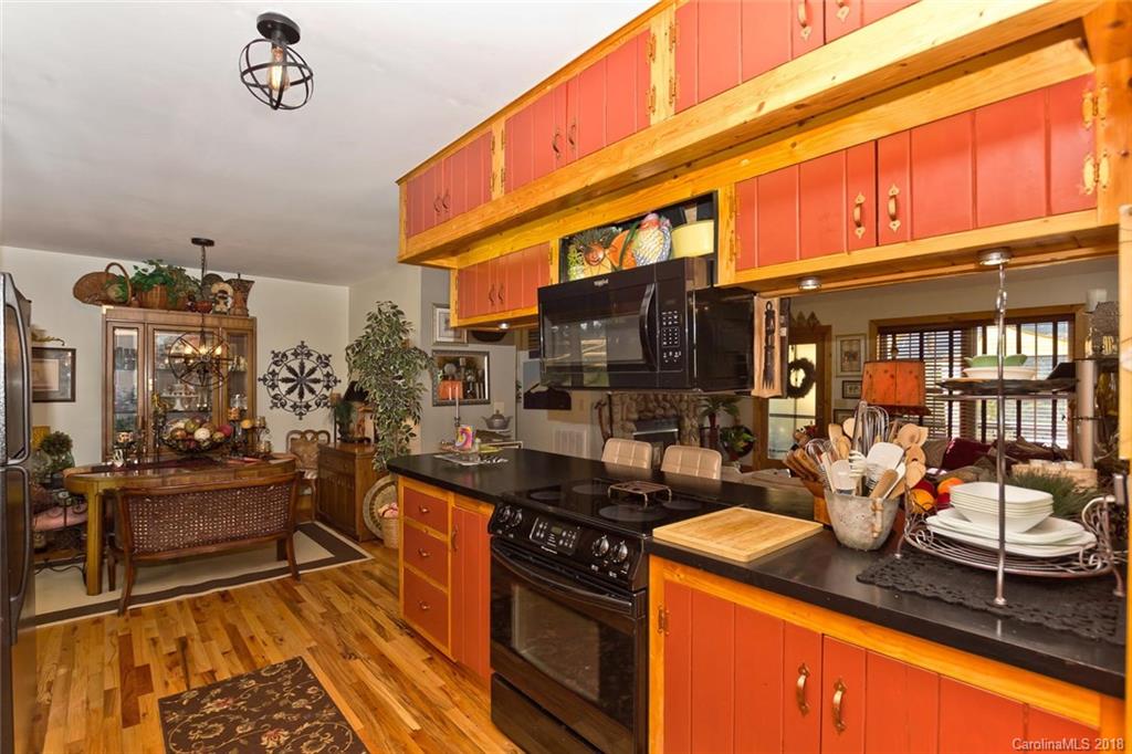 180 Southern Comfort Drive Burnsville NC 28714