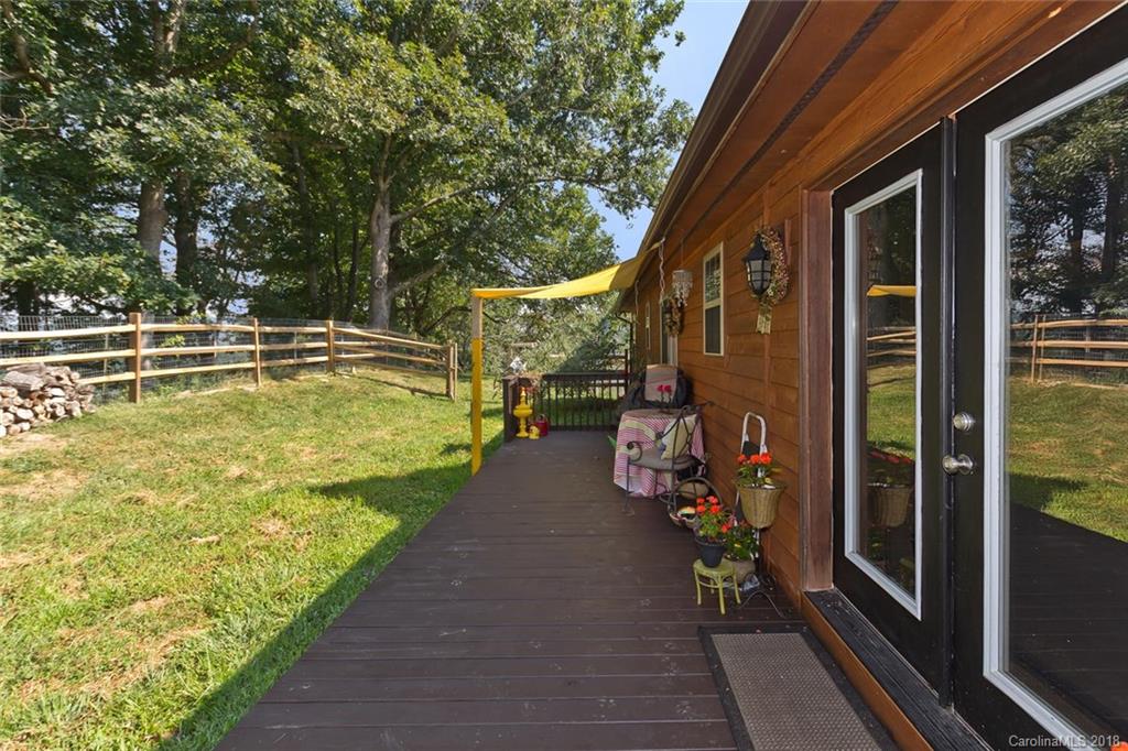 180 Southern Comfort Drive Burnsville NC 28714