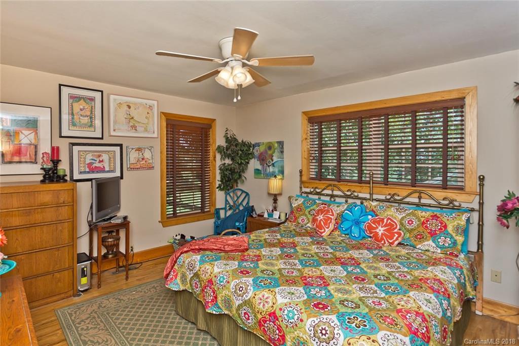 180 Southern Comfort Drive Burnsville NC 28714