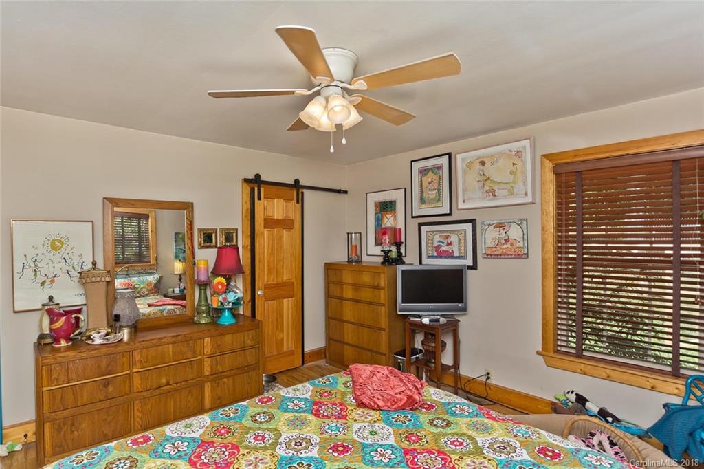 180 Southern Comfort Drive Burnsville NC 28714