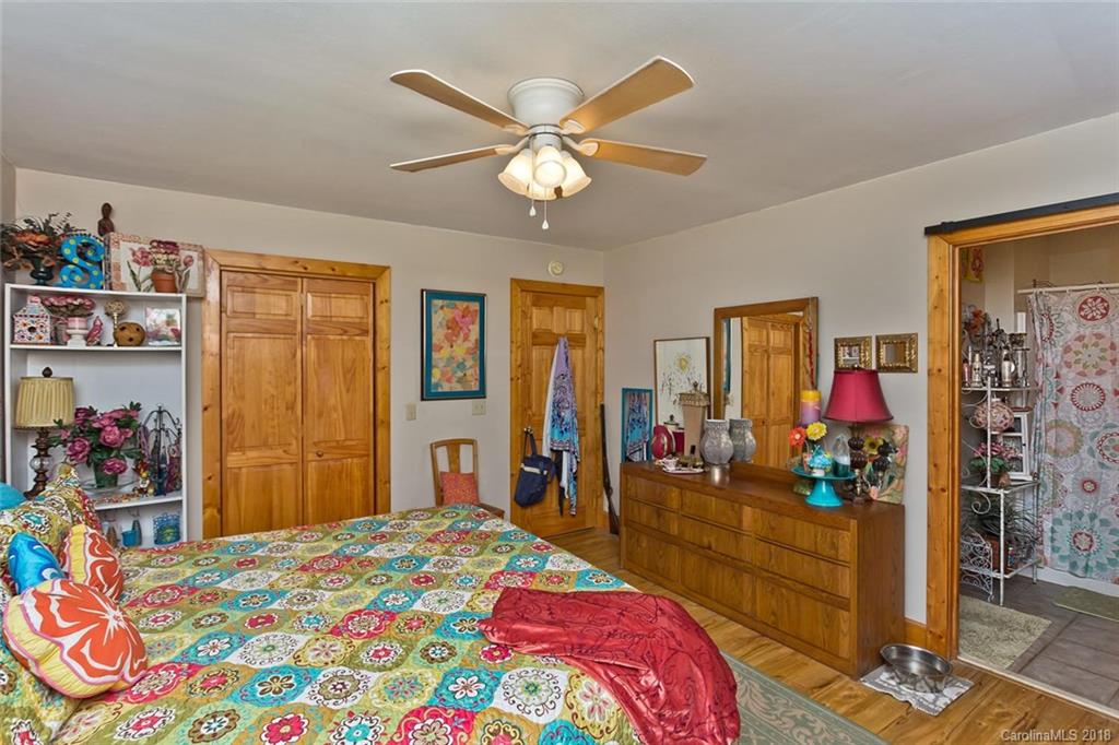 180 Southern Comfort Drive Burnsville NC 28714