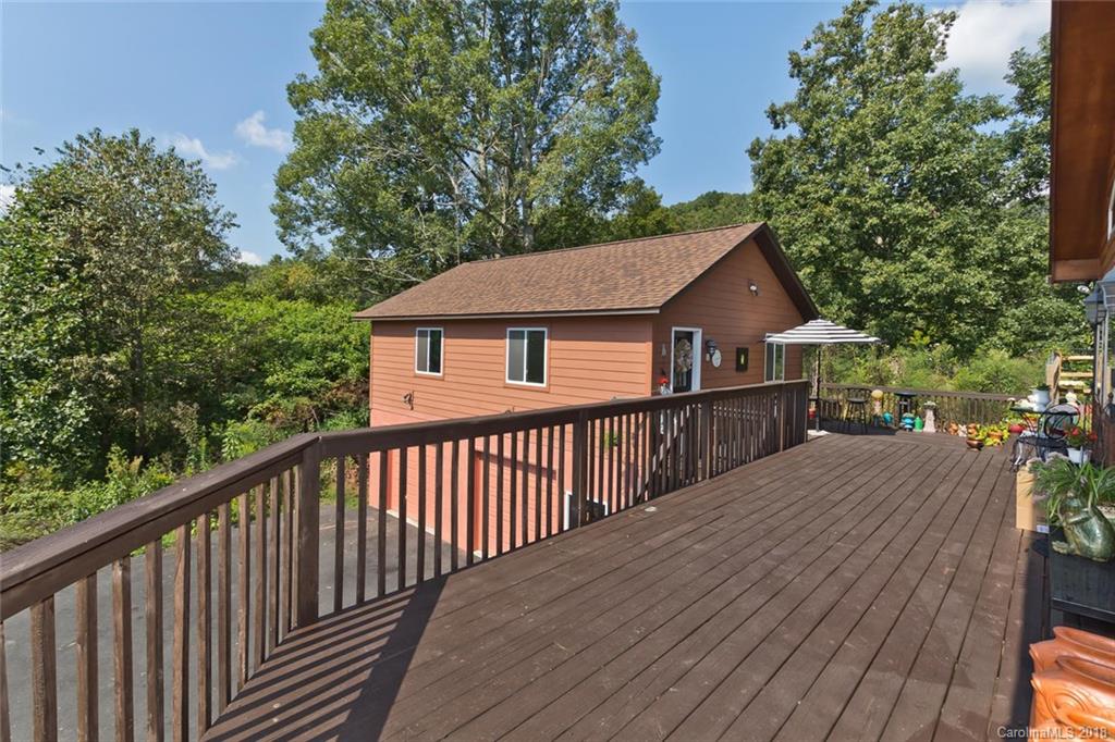 180 Southern Comfort Drive Burnsville NC 28714