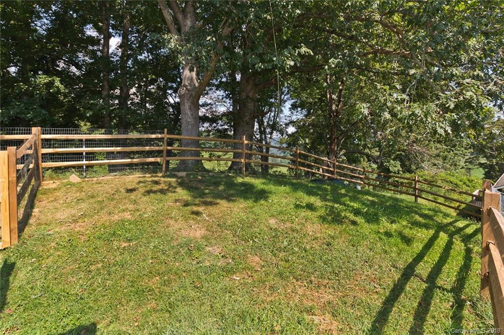 180 Southern Comfort Drive Burnsville NC 28714