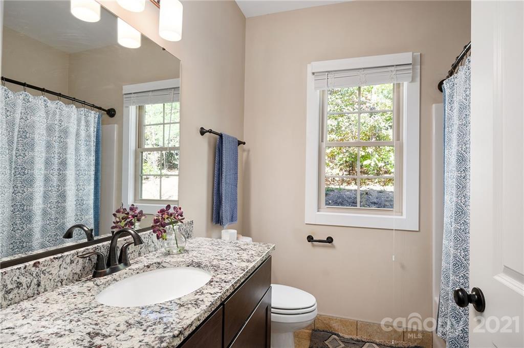 32 Manchester Drive Asheville NC 28805