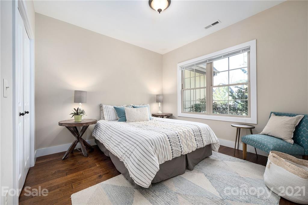 32 Manchester Drive Asheville NC 28805