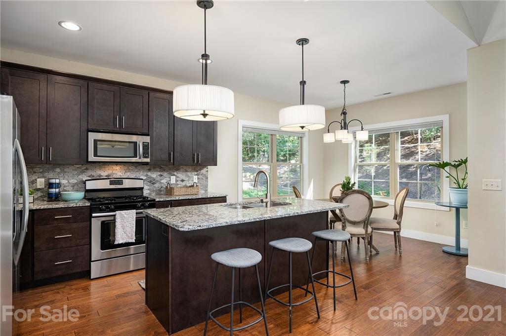 32 Manchester Drive Asheville NC 28805