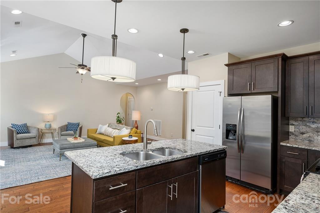 32 Manchester Drive Asheville NC 28805