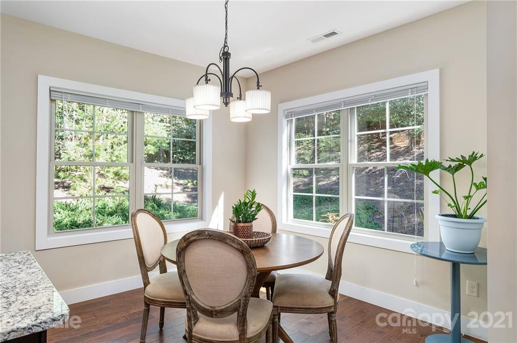 32 Manchester Drive Asheville NC 28805