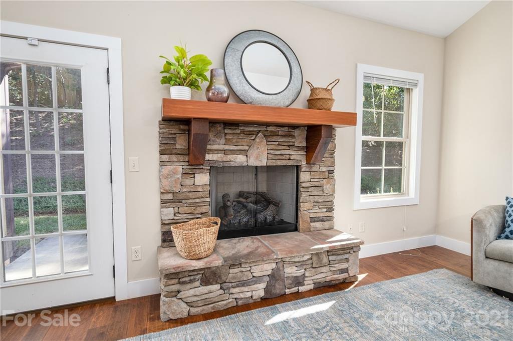 32 Manchester Drive Asheville NC 28805