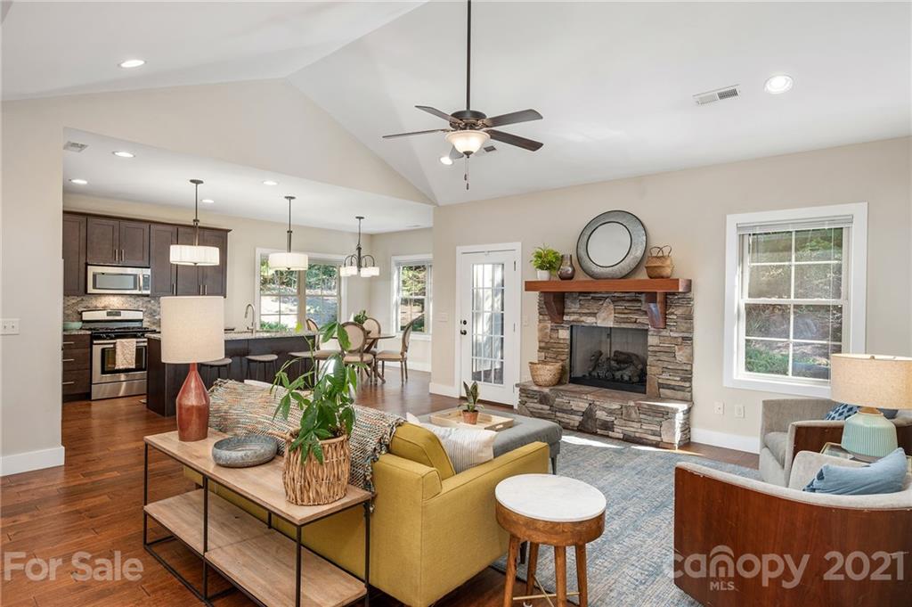 32 Manchester Drive Asheville NC 28805