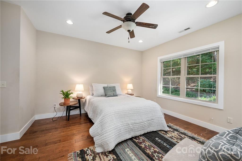 32 Manchester Drive Asheville NC 28805