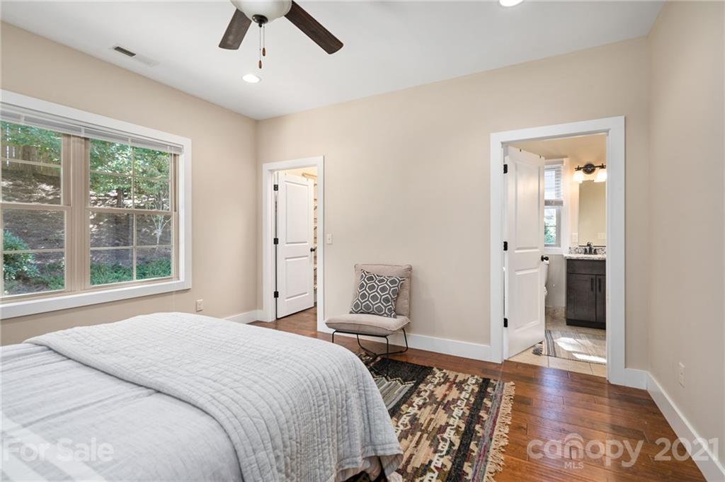 32 Manchester Drive Asheville NC 28805