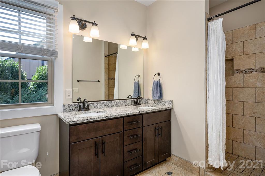32 Manchester Drive Asheville NC 28805