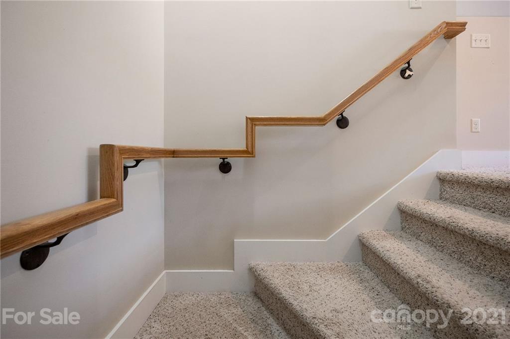 32 Manchester Drive Asheville NC 28805