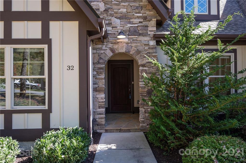 32 Manchester Drive Asheville NC 28805
