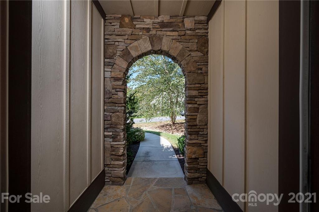 32 Manchester Drive Asheville NC 28805