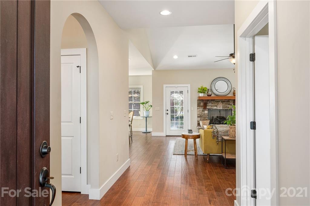 32 Manchester Drive Asheville NC 28805