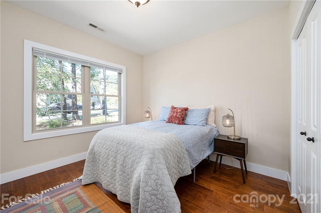 32 Manchester Drive Asheville NC 28805