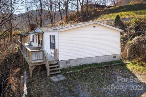 42 Venice Place Canton NC 28716