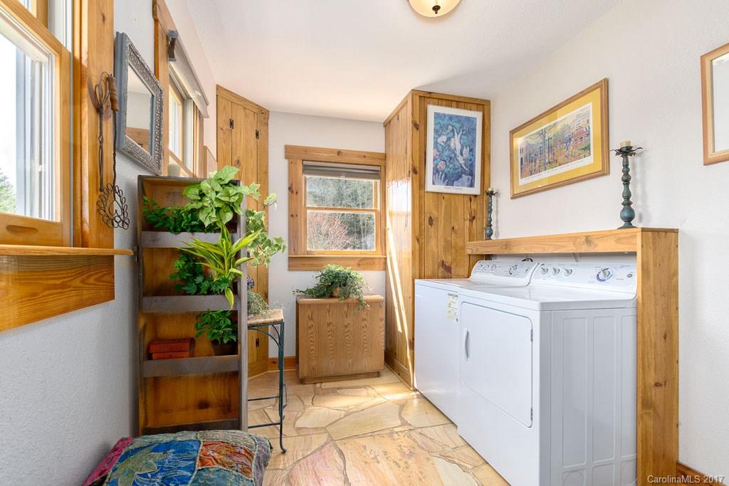 4 Mezzo Cove Asheville NC 28804