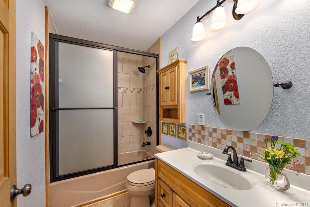 4 Mezzo Cove Asheville NC 28804