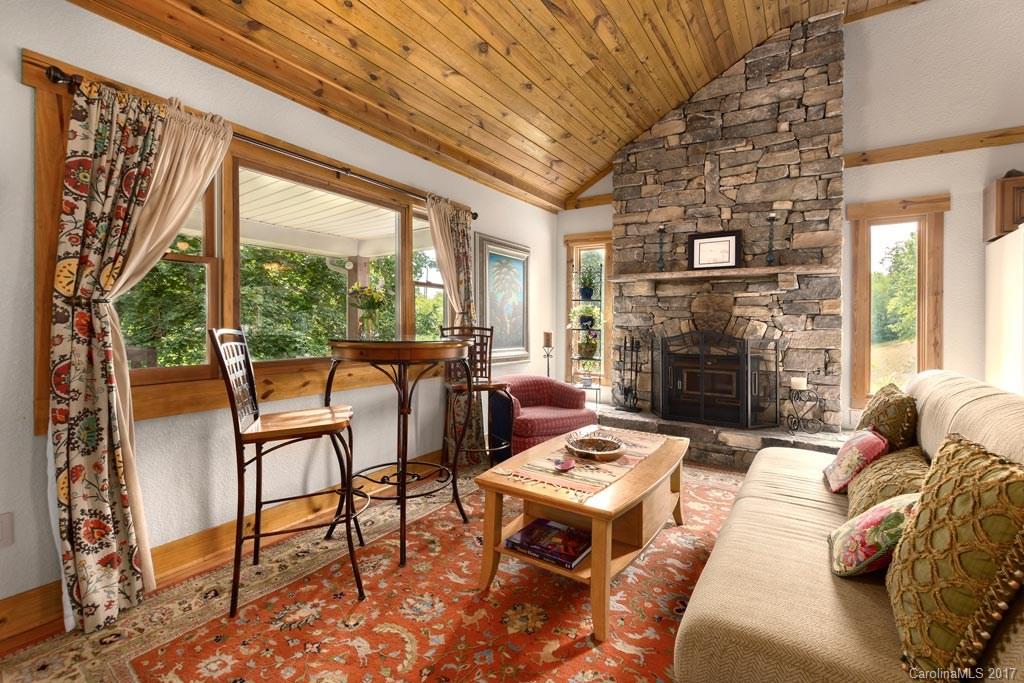 4 Mezzo Cove Asheville NC 28804