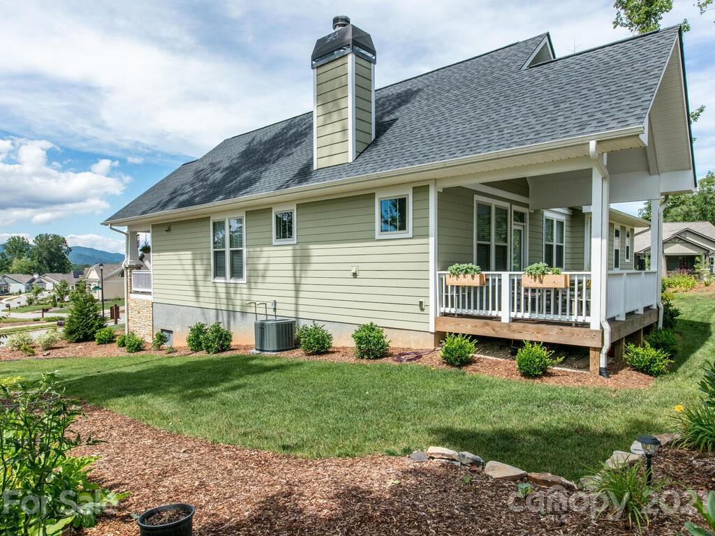 6 Roundtop Ridge Court Candler NC 28715