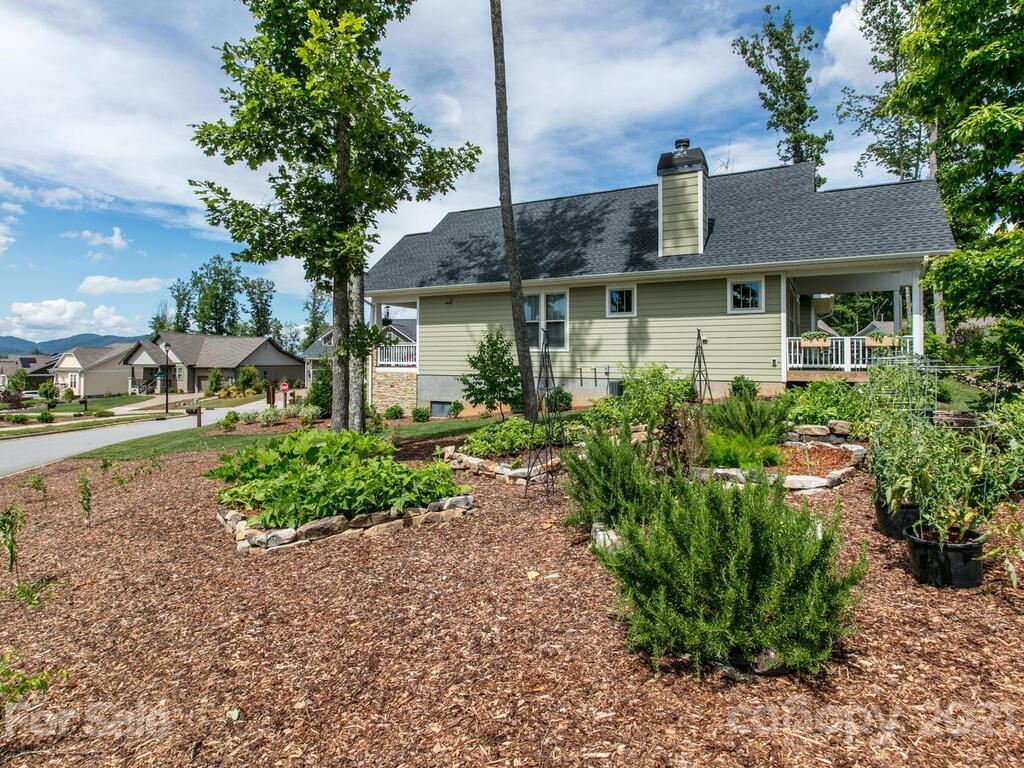 6 Roundtop Ridge Court Candler NC 28715