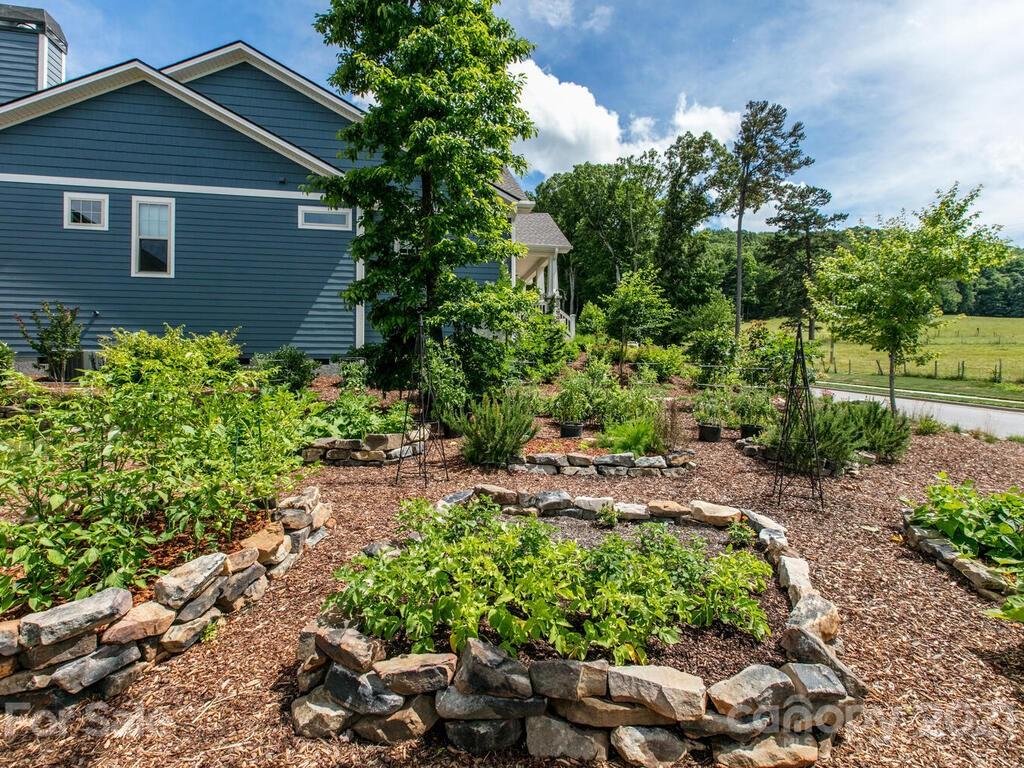 6 Roundtop Ridge Court Candler NC 28715