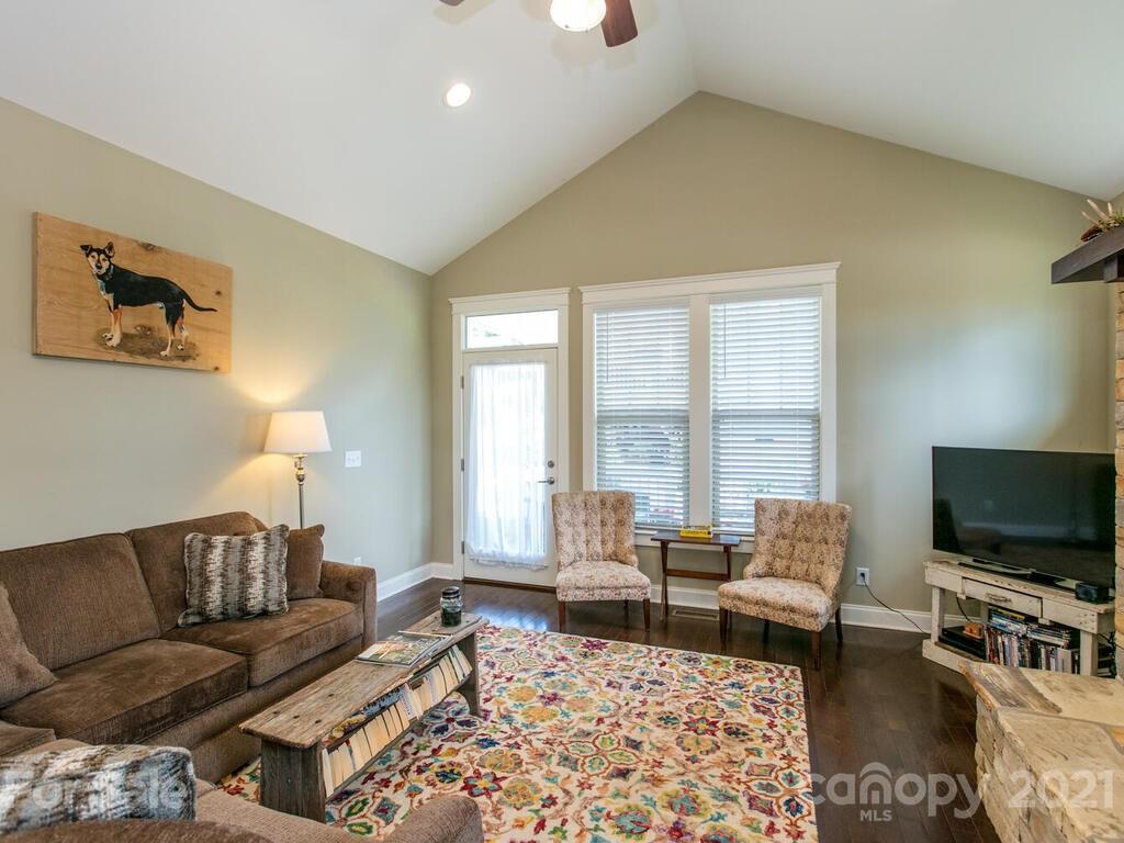 6 Roundtop Ridge Court Candler NC 28715