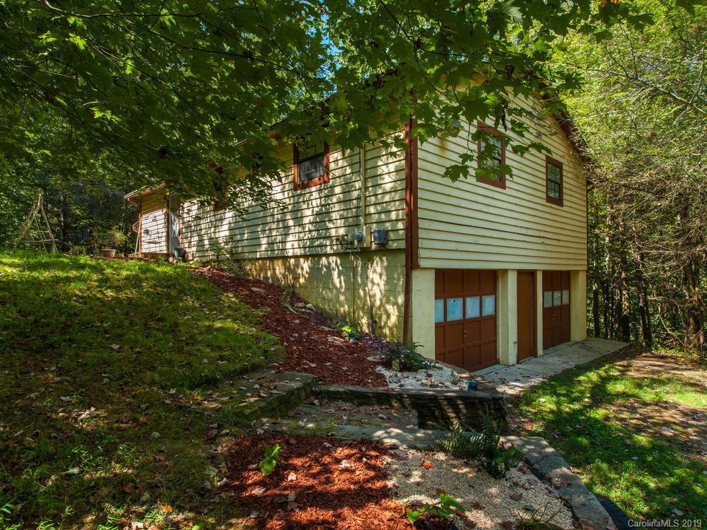 1 Countryside Estate Barnardsville NC 28709