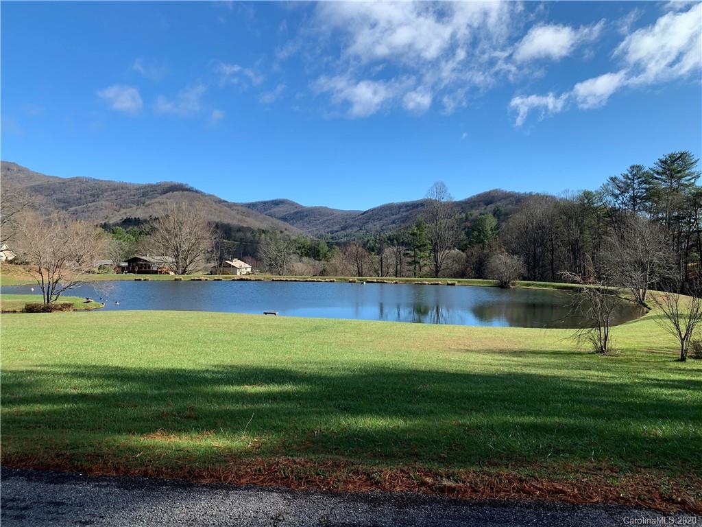 52 Mark Twain Road Asheville NC 28805