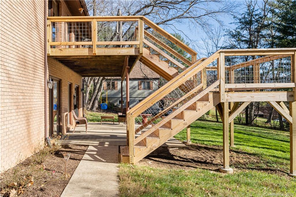 52 Mark Twain Road Asheville NC 28805