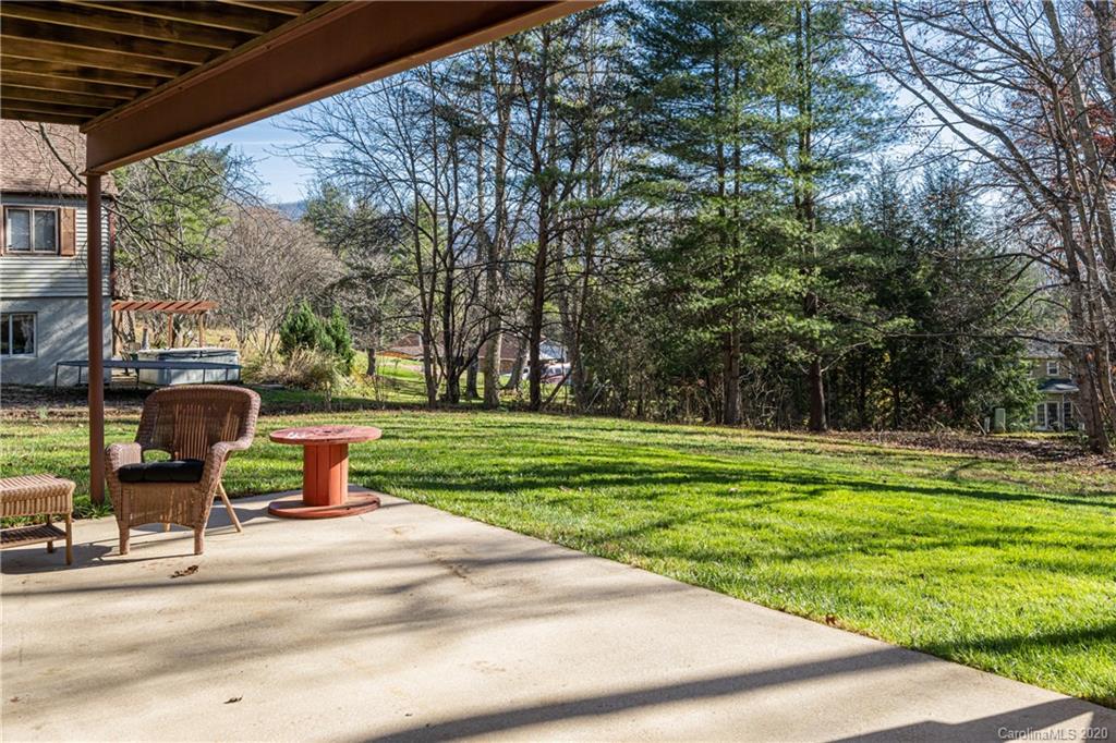 52 Mark Twain Road Asheville NC 28805