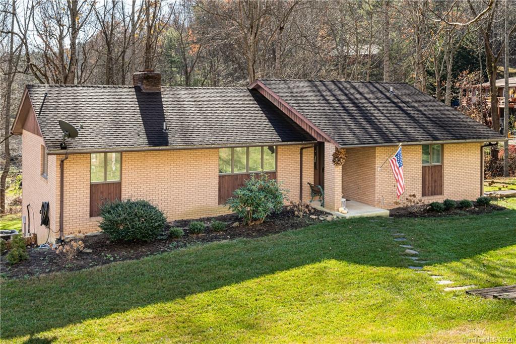 52 Mark Twain Road Asheville NC 28805