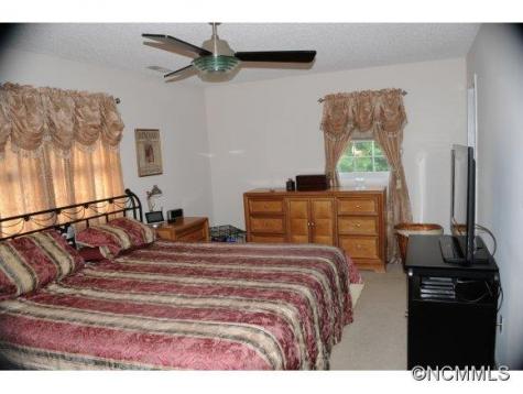 4 Hampton Lane Weaverville NC 28787