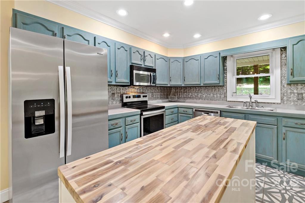 15 Cougar Mountain Road Fairview NC 28730