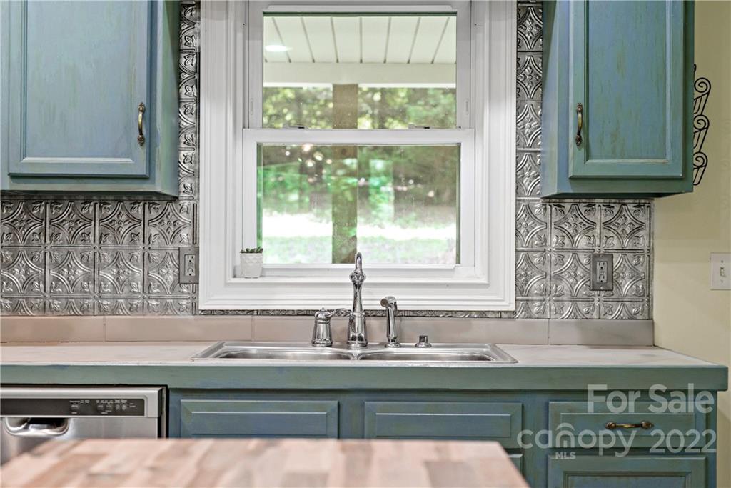 15 Cougar Mountain Road Fairview NC 28730