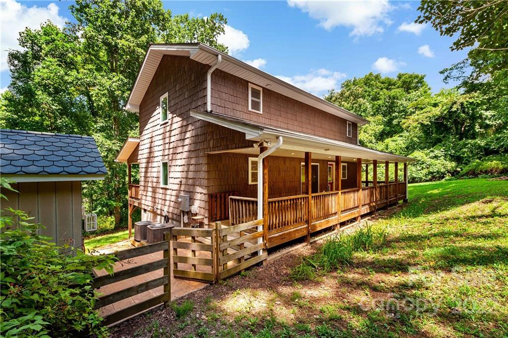 15 Cougar Mountain Road Fairview NC 28730